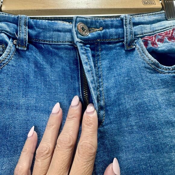 Inc Floral Embroidered skinny leg crop denim jeans with fringe bottom Size 10 - Picture 4 of 14